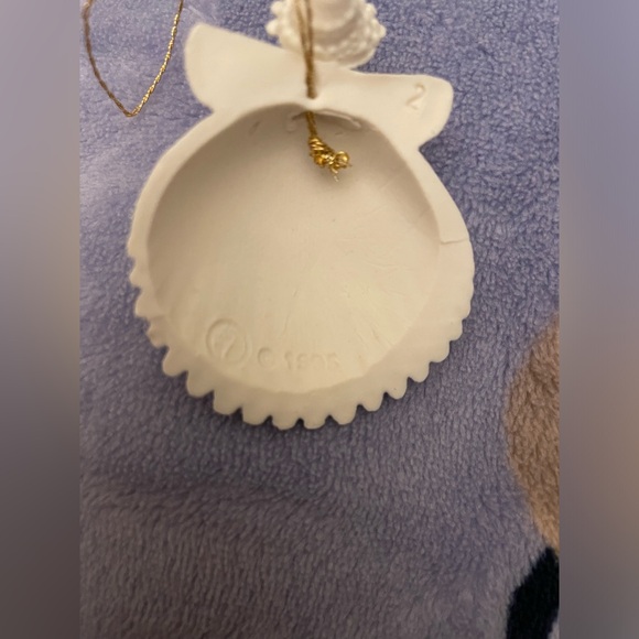 Vintage Miniature Angel Wreath Shell Ornament by Margaret Furlong 1995 - Picture 7 of 11